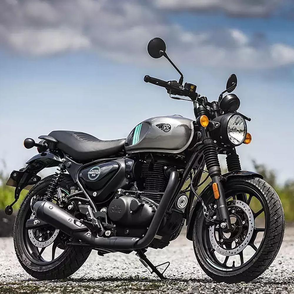 మీ వాహనం రెడ్ సిగ్నల్ దగ్గర ఉన్నప్పుడు ఇంజిన్‌ను ఆఫ్ చేయండి :  మీరు రెడ్ సిగ్నల్ వద్ద ఇరుక్కుపోయి ఉంటే లేదా ఎవరైనా వేచి ఉంటే ఇంజిన్ ఆఫ్ చేయండి. ఇంజిన్ ఆన్‌లో ఉన్నప్పటికీ నిష్క్రియ స్థితిలో బైక్ తక్కువ ఇంధనాన్ని వినియోగిస్తుంది. అయితే మీరు ఇంధన వినియోగాన్ని పూర్తిగా తొలగించవచ్చు. ఇంజిన్‌ను ఆఫ్ చేయడం ద్వారా ఇంధనాన్ని ఆదా చేయవచ్చు.