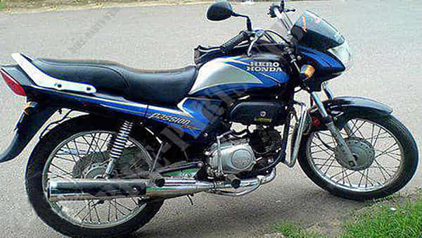 Anantapur: బైక్ సీటు నుంచి వింత శబ్ధాలు.. దగ్గరికెళ్లి పరిశీలించి యువకుడికి బిగ్ షాక్