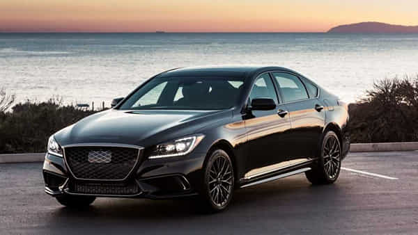 Black Color Car: బ్లాక్ కలర్ కారు తీసుకోవాలని ప్లాన్ చేస్తున్నారా.. ఈ విషయం తెలుసుకున్న తర్వాతే..