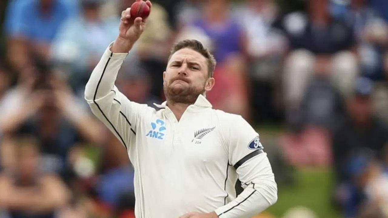 New Zealand Hurricane wicket keeper batsman Brendon McCullum also took 1 wicket in the Test.