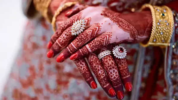 Telangana: పెళ్లయిన రాత్రే వధువుకు కడుపు నొప్పి.. ఆస్పత్రికి తీసుకెళ్లగా మైండ్ బ్లాంక్ అయ్యే న్యూస్