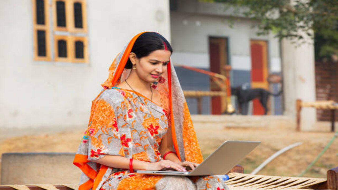 Business Ideas : మహిళలు ఈ ఒక్క కోర్సు నేర్చుకుంటే చాలు రోజుకు రూ.10 వేలు మీ సొంతం..