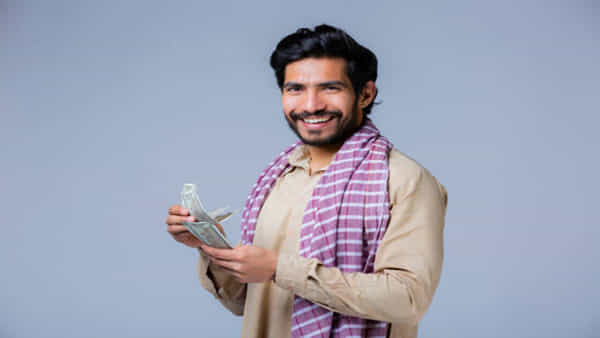 Business Ideas: మీరుంటున్న ఊరిలోనే ఎవరి సహాయం లేకుండా సొంత కాళ్ల మీద చేసే వ్యాపారం..నెలకు రూ. 1 లక్ష పక్కా..