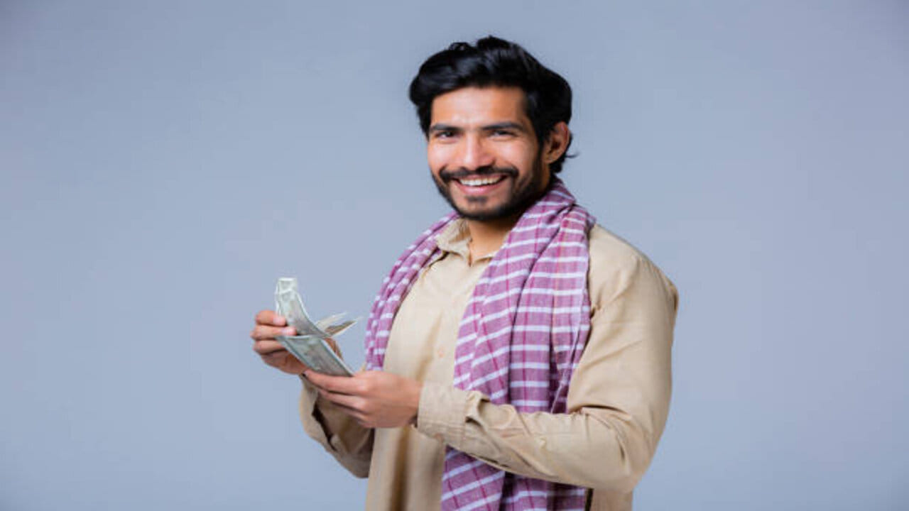 Business Ideas: మీరుంటున్న ఊరిలోనే ఎవరి సహాయం లేకుండా సొంత కాళ్ల మీద చేసే వ్యాపారం..నెలకు రూ. 1 లక్ష పక్కా..