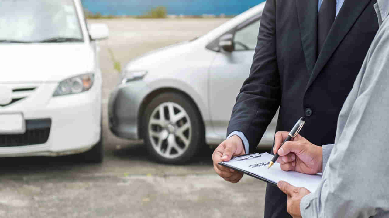 Car Insurance Portability: పాత కారు ఇన్సూరెన్స్ కంపెనీతో విసిగిపోయారా.. ఎలాంటి పత్రాలు ఇవ్వకుండే ఇలా మరో కంపెనీకి మారిపోవచ్చు..