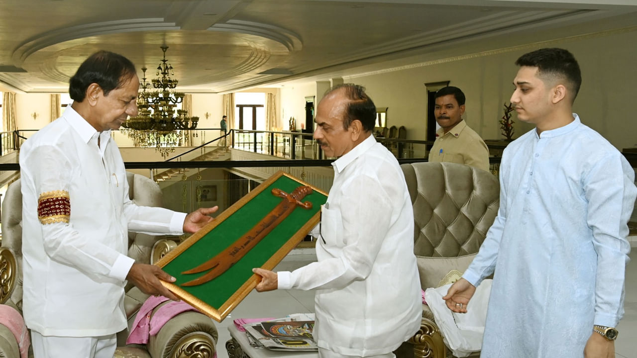 Cm Kcr Mahmood Ali