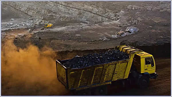 Coal India: కోల్ ఇండియా 92 లక్షల షేర్ల విక్రయం..ఉద్యోగులకు బంపర్ ఆఫర్