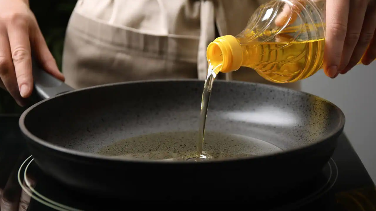 Cooking Oil: సామాన్యులకు గుడ్ న్యూస్.. రేషన్ కార్డు ఉంటే తక్కువ ధరకే వంట నూనె