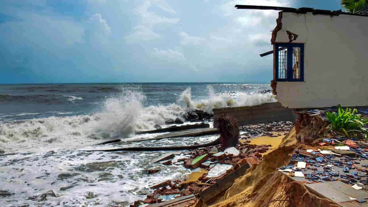 Cyclone Biporjoy: తరుముకొస్తున్న బిపోర్‌జాయ్‌ తుఫాను ముప్పు.. భారత తీరాన్ని ఎన్ని గంటలకు తాకుతుందంటే..