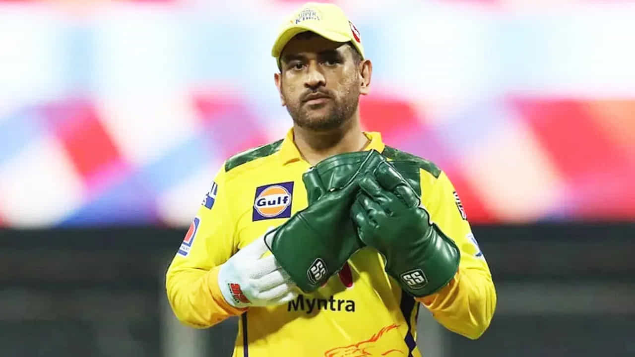 ఎందుకంటే ఇంతకు ముందు చెప్పినట్లుగా, CSK జట్టుకు బ్యాట్స్‌మెన్ కంటే ధోని చురుకైన నాయకత్వం అవసరం. అందుకే 20 ఓవర్ల పాటు వికెట్ కీపింగ్ చేయగల సత్తా ఉంటే మరోసారి చెన్నై సూపర్ కింగ్స్ జట్టుకు కెప్టెన్‌గా నాయకత్వం వహిస్తాడు.
