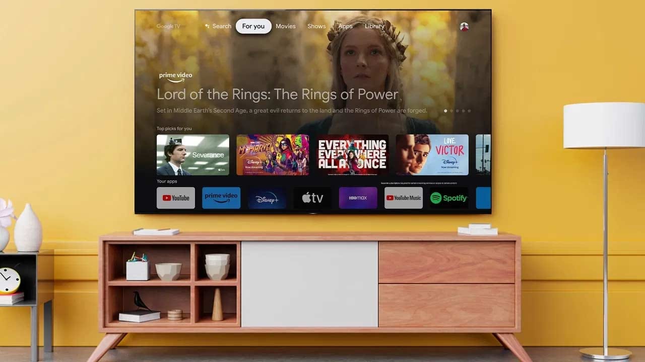 Sony X82L TV: తండ్రి కి గిఫ్ట్ గా స్మార్ట్ టీవీని ఇవ్వడం అంటే ఇంటిలోని కుటుంబ సభ్యులందరికీ  బహుమతి ఇవ్వడం అని చెప్పవచ్చు. వాస్తవానికి ఈ టీవీ ధర రూ. 129,900 అయితే..  మీరు దీన్ని రూ. 87,390కి ఇ-కామర్స్ ప్లాట్‌ఫారమ్ క్రోమా నుండి కొనుగోలు చేయవచ్చు. బహుమతిగా ఇవ్వవచ్చు. లైవ్ కలర్ టెక్నాలజీ 55-అంగుళాల 4K అల్ట్రా HD LED Google TV కూడా అందుబాటులో ఉంది.
