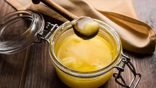 Ghee Benefits: నెయ్యి అమృతం కన్నా ఎక్కువే.. కానీ, రోజుకు ఎన్ని చెంచాలు తినాలో తెలుసా..?