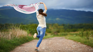 Chia Seeds: మంచిదని చియా విత్తనాలను బాగా తింటున్నారా..? ఈ విషయం తెలిస్తే గుండె గుభేల్..