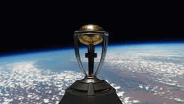 World Cup 2023: భారత్లో మొదలైన ప్రపంచకప్ ఫీవర్.. వినూత్నంగా అంతరిక్షంలో ట్రోఫీ ఆవిష్కరణ