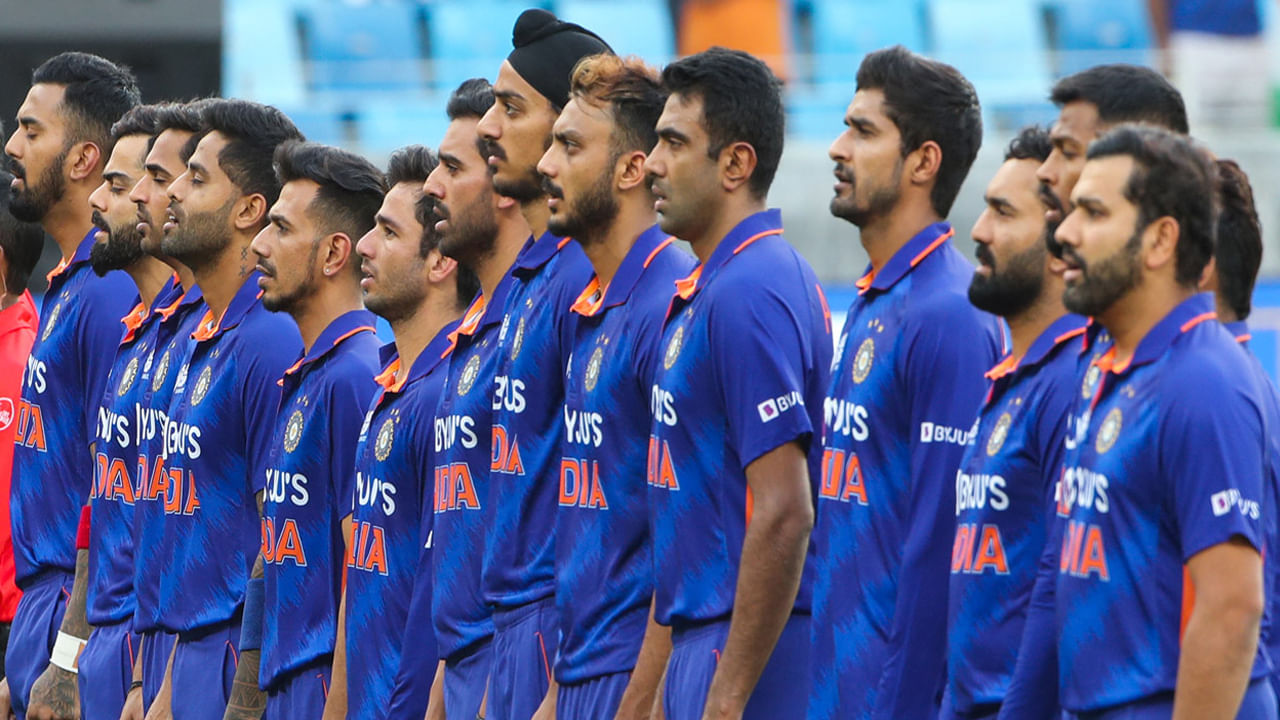 Team India: 'అతడు టెస్టులకు పనికిరాడు.. రోహిత్‌ను పక్కనపెట్టి వెంటనే వన్డేల్లో కెప్టెన్సీ చేపట్టాలి'