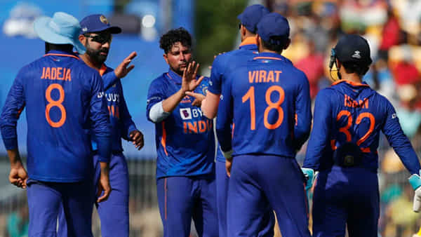 IND Vs WI: టీమిండియాలోకి అన్లక్కీ ప్లేయర్ వచ్చేశాడు.. ఛాన్స్లు ఇస్తే మనోడే నెక్స్ట్ ధోని..!