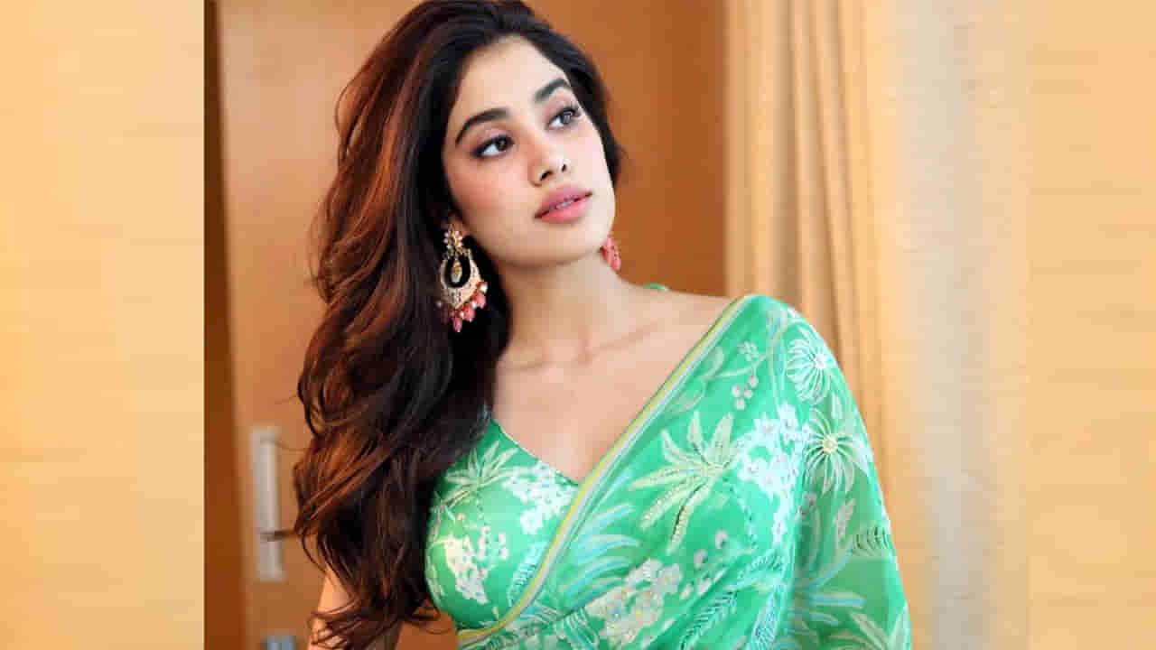 Janhvi Kapoor: సైఫ్ అలీ ఖాన్ కూతురిగా జాన్వీ కపూర్ ?.. కానీ.. దేవర నుంచి క్రేజీ అప్డేట్..