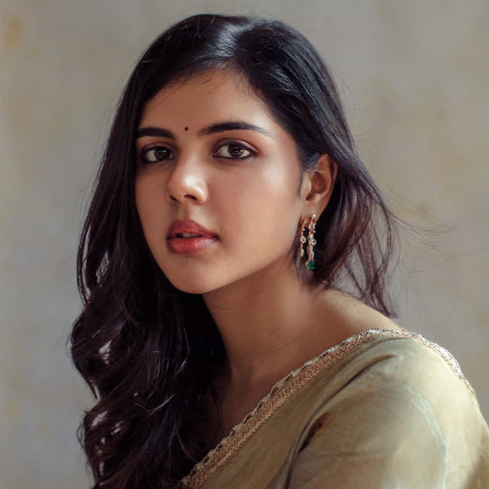 కళ్యాణి ప్రియదర్శన్.. ప్రముఖ మలయాళ, తెలుగు, హిందీ సినిమా దర్శకుడు ప్రియదర్శన్ కూతురని తెలిసిందే. .కళ్యాణి ప్రియదర్శన్ తెలుగులో అక్కినేని అఖిల్ హీరోగా వచ్చిన హలో సినిమాతో పరిచయం అయింది. ఈ చిత్రంలో తన అందం, అభినయంతో ప్రేక్షకులను అలరించింది. తర్వాత సాయి ధర్మతేజ్ సరసన చిత్రలహరి మూవీలో నటించింది.