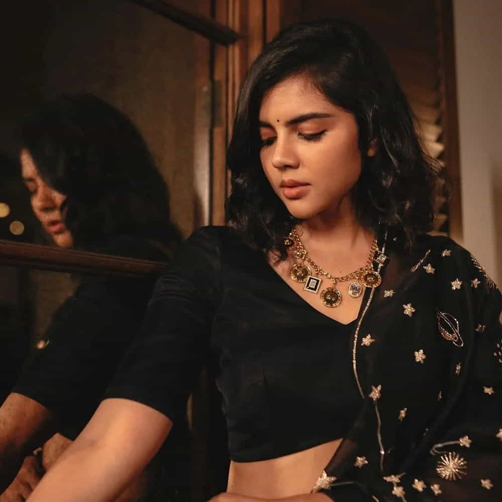 కళ్యాణి ప్రియదర్శన్.. ప్రముఖ మలయాళ, తెలుగు, హిందీ సినిమా దర్శకుడు ప్రియదర్శన్ కూతురని తెలిసిందే. .కళ్యాణి ప్రియదర్శన్ తెలుగులో అక్కినేని అఖిల్ హీరోగా వచ్చిన హలో సినిమాతో పరిచయం అయింది. ఈ చిత్రంలో తన అందం, అభినయంతో ప్రేక్షకులను అలరించింది. తర్వాత సాయి ధర్మతేజ్ సరసన చిత్రలహరి మూవీలో నటించింది.