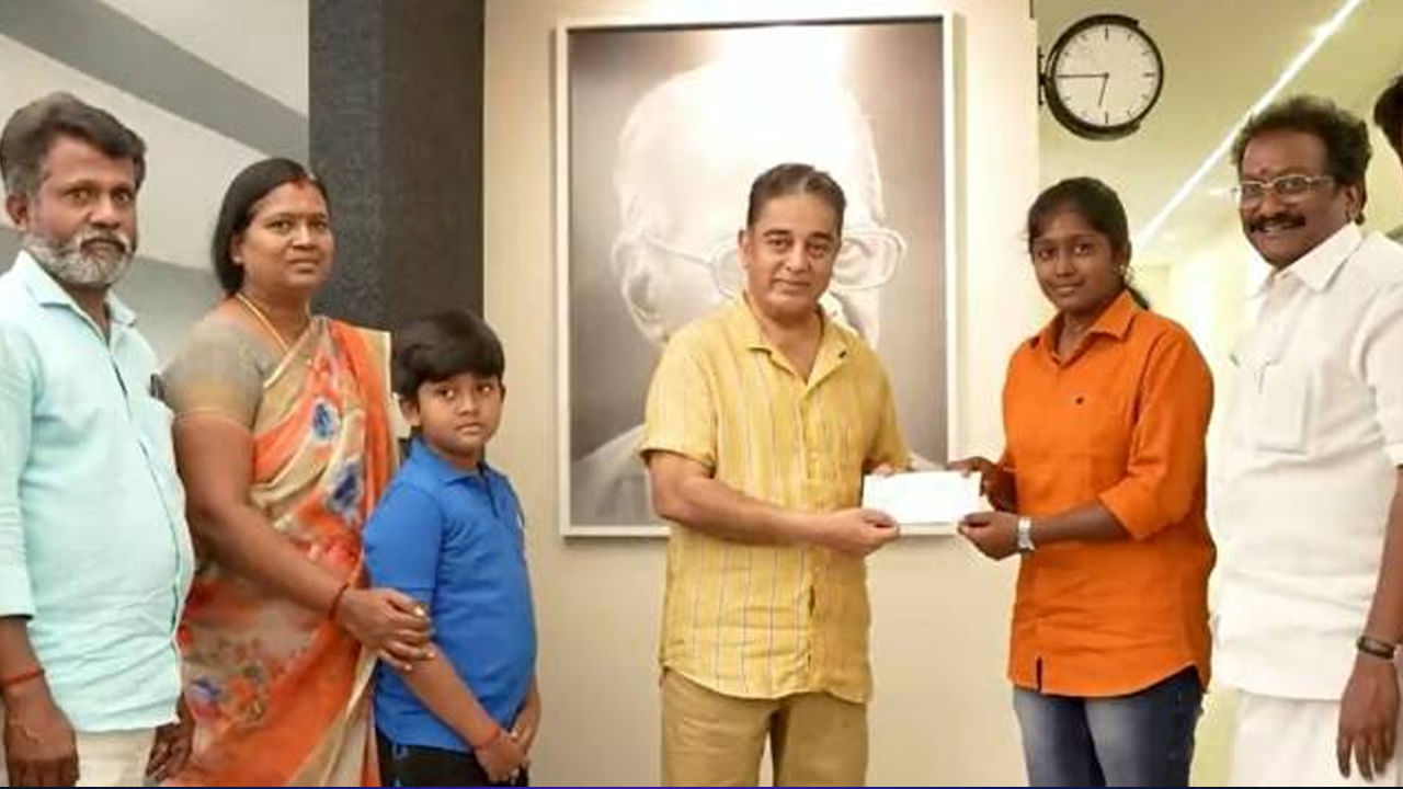 Kamal Haasan: షర్మిలకు కార్ గిఫ్ట్ ఇచ్చిన కమల్.. 'ఉద్యోగినిగా కాదు.. ఇకపై ఉద్యోగాలివ్వాలి'