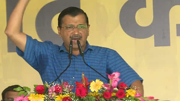 AAP Maha Rally: సుప్రీంకోర్టు ఆదేశాలను కేంద్రం ధిక్కరించింది.. రాంలీలా మైదానంలో ఆప్ ర్యాలీలో కేజ్రీవాల్..