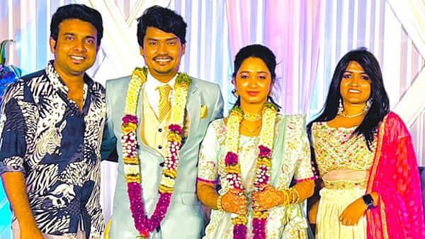 Kevvu Karthik: వివాహ బంధంలోకి అడుగుపెట్టిన కెవ్వు కార్తీక్.. వైరలవుతున్న ఫోటోస్..