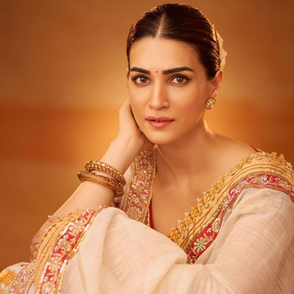 Kriti Sanon: She won the hearts of the audience as Sita Devi.. Do you ...