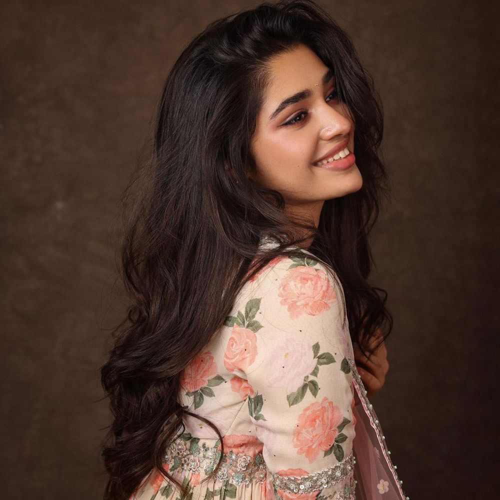 Currently in Sharwanand's new film.. Kriti Shetty will act in a movie opposite Nitin. Both these films are in the shooting stage.