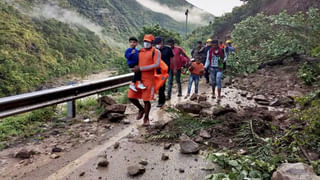 కర్ణాటకలో కుప్పకూలిన ఇండియన్ ఎయిర్ ఫోర్స్ విమానం.. పైలట్ల పరిస్థితి ఏంటి..?