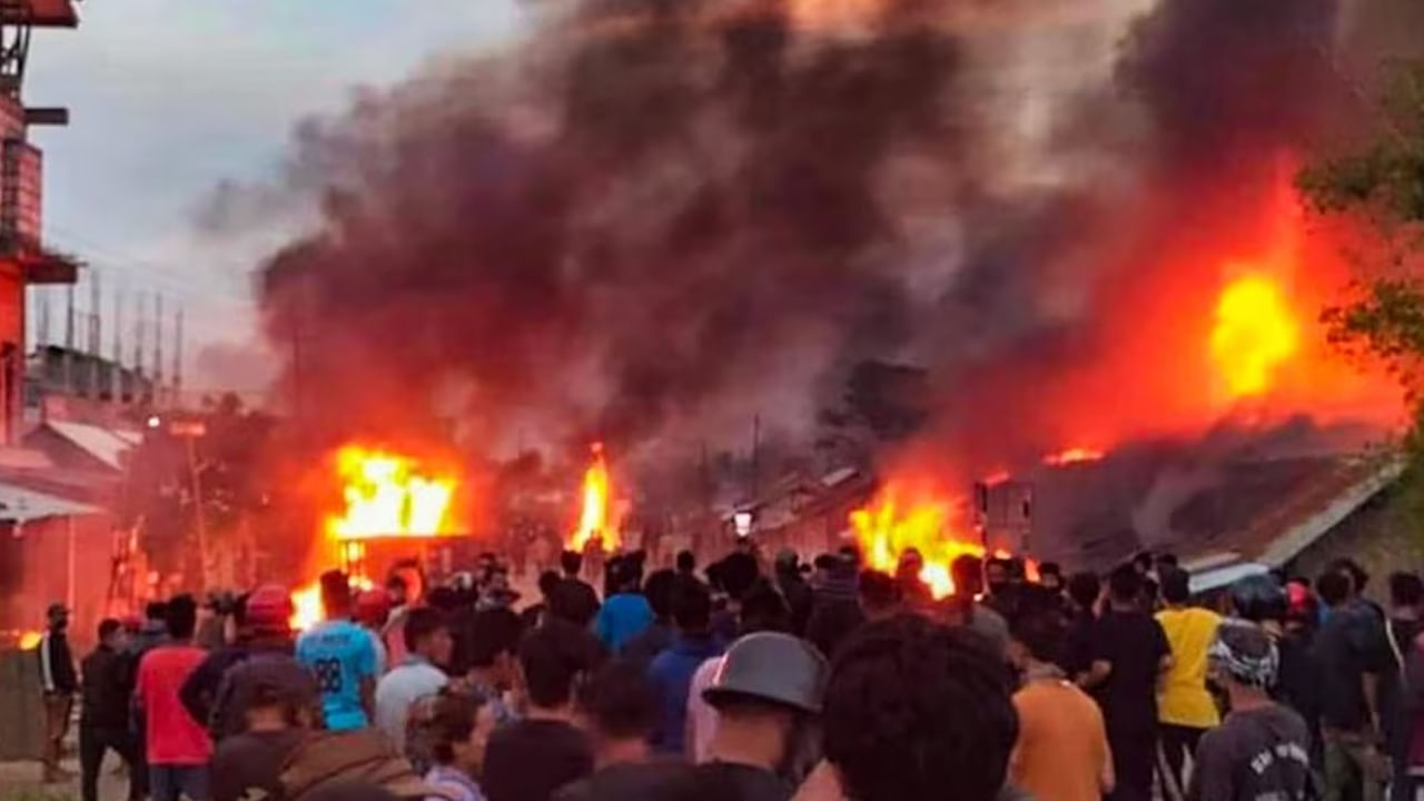 మణిపూర్ అల్లర్ల వెనుక చైనా హస్తం? .. మయన్మార్ నుంచి అక్రమంగా ఆయుధాల సరఫరా.. జవాన్ సహా నలుగురు అరెస్ట్