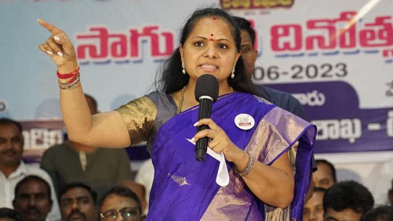 MLC Kavitha: నిజామాబాద్ అంతటా గులాబీ జెండా ఎగురవేస్తాం.. ఎమ్మెల్సీ కవిత కీలక వ్యాఖ్యలు..