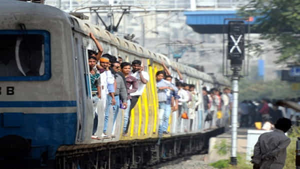 MMTS Trains: జంట నగరాల రైల్వే ప్రయాణికులకు అలర్ట్.. 22 ఎంఎంటీఎస్ రైళ్లు రద్దు.. కారణం ఇదే!