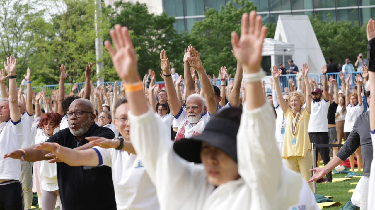 యోగా దినోత్సవంలో పాల్గొన్న వారందరికీ మోదీ ధన్యవాదాలు తెలిపారు. యోగా అటేనే ఐక్యత అని అభివర్ణించిన మోదీ 9 ఏళ్ల క్రితం న్యూయార్క్‌లోనే అంతర్జాతీయ యోగా దినోత్సవానికి శ్రీకారం చుట్టామని గుర్తు చేశారు.