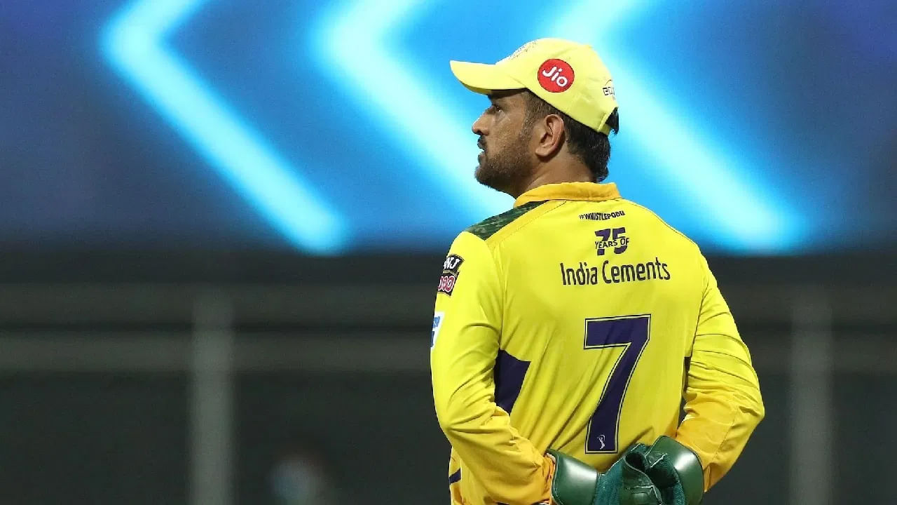 2. MS ధోని(CSK): 6 మిలియన్ల సోషల్ మీడియా మెన్షన్లు.