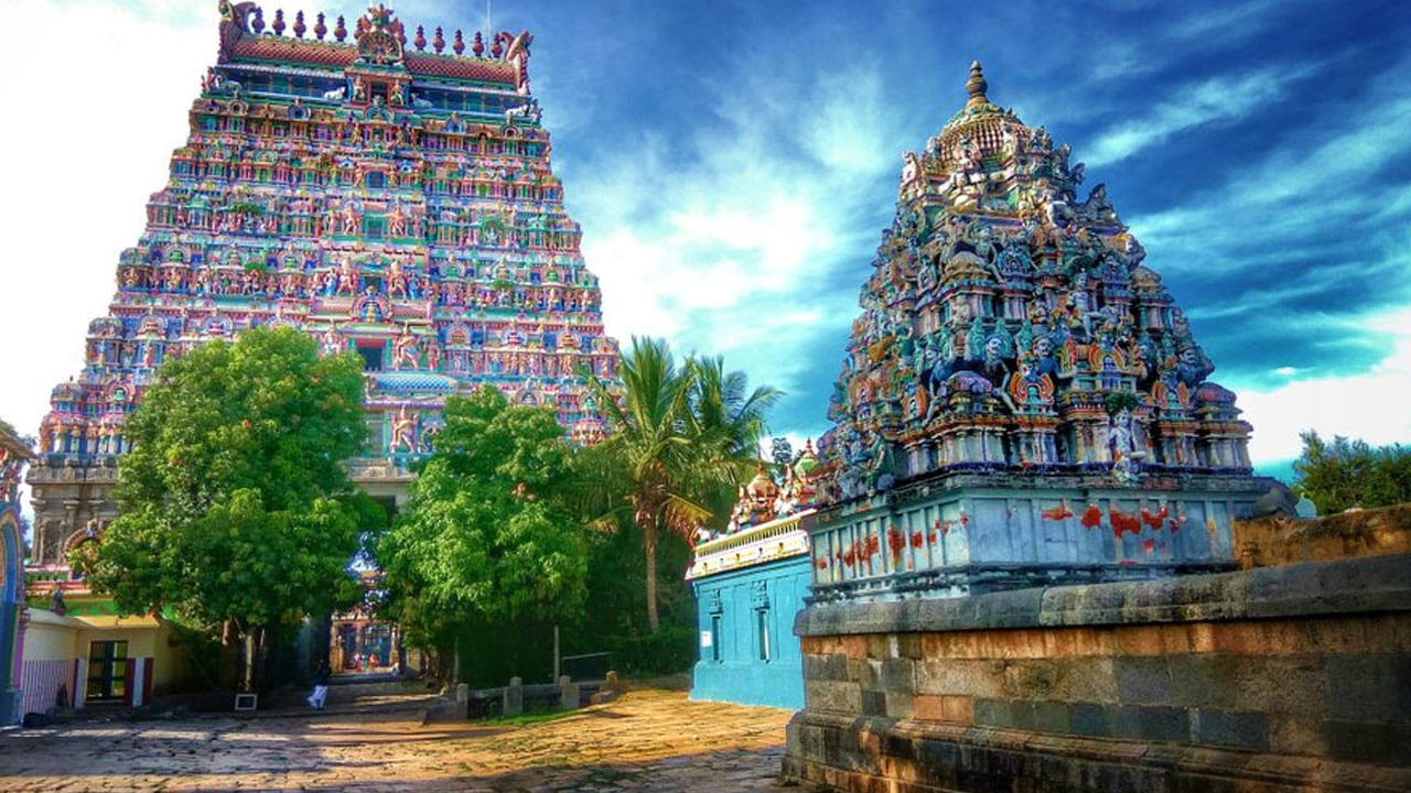 Nataraja Swamy Temple: నటరాజస్వామి ఆలయంలో మళ్లీ వివాదం.. కనక సభలోకి దూసుకెళ్లిన భక్తులు, అధికారులు..