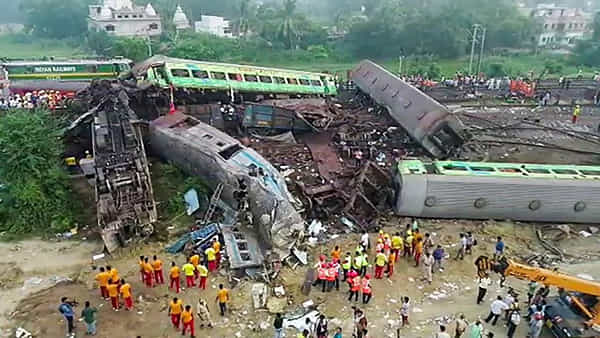 Odisha Train Accident: టికెట్ లేకుండా ప్రయాణించిన వారికి కూడా పరిహారం అందజేస్తాం.. రైల్వేశాఖ కీలక ప్రకటన