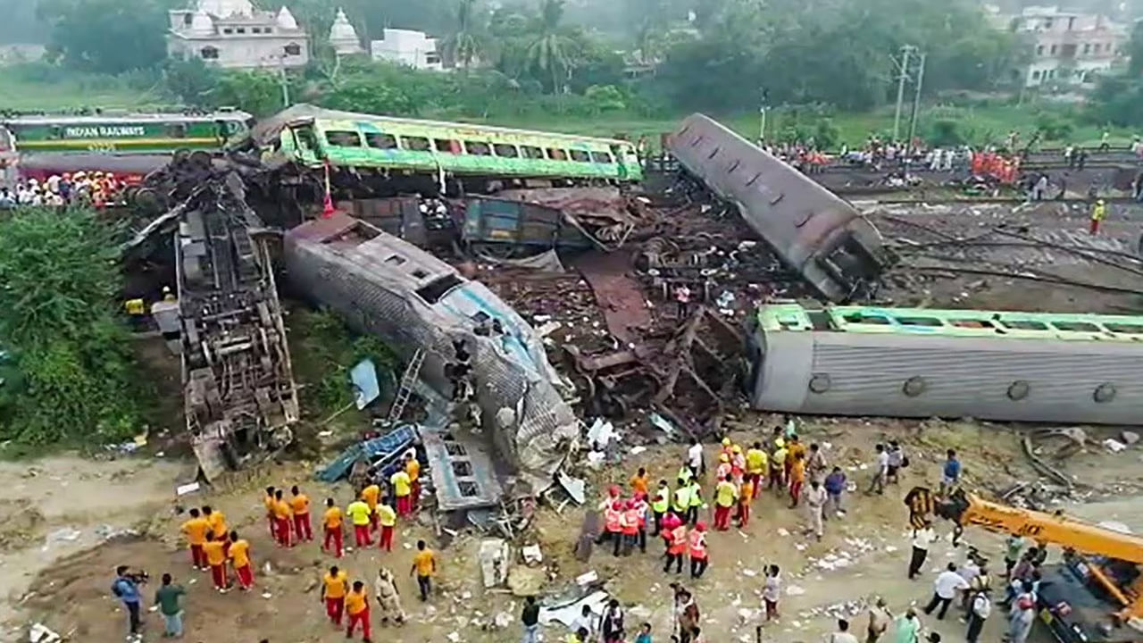Odisha Train Accident: ప్రమాదంలో మరో హృదయ విదారక ఘటన.. ఒకే కుటుంబంలో ముగ్గురు సోదరులు మృతి..