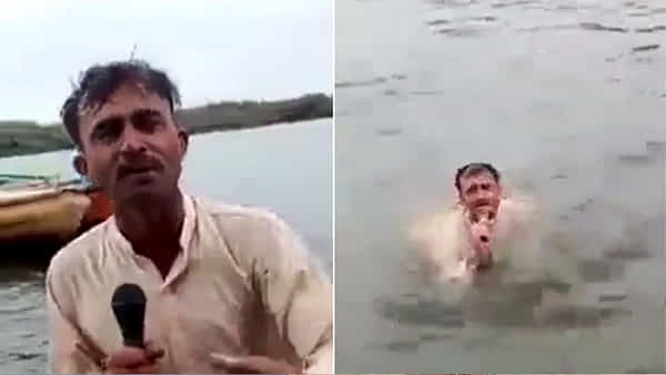 Watch Video: ఓర్నీ అత్యుత్సాహం తగలెయ్యా..! తుఫాన్ గురించి చెప్తూ సముద్రంలో దూకిన రిపోర్టర్.. వైరల్ అవుతున్న వీడియో..