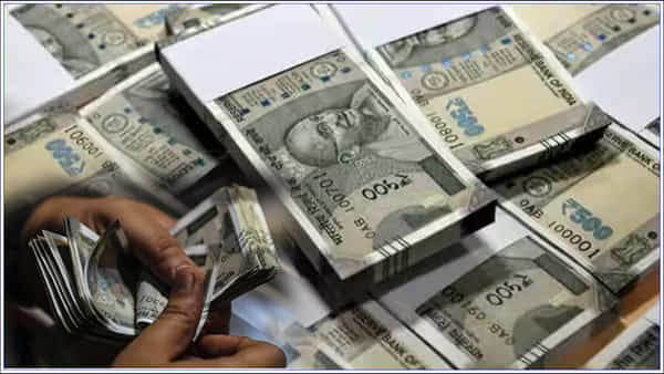 PF Aadhar Scam: పీఎఫ్ ఖాతాదారులకు అలర్ట్.. నకిలీ ఆధార్లు సృష్టించి ఖాతాల నుంచి రూ.1.83 కోట్లు స్వాహా