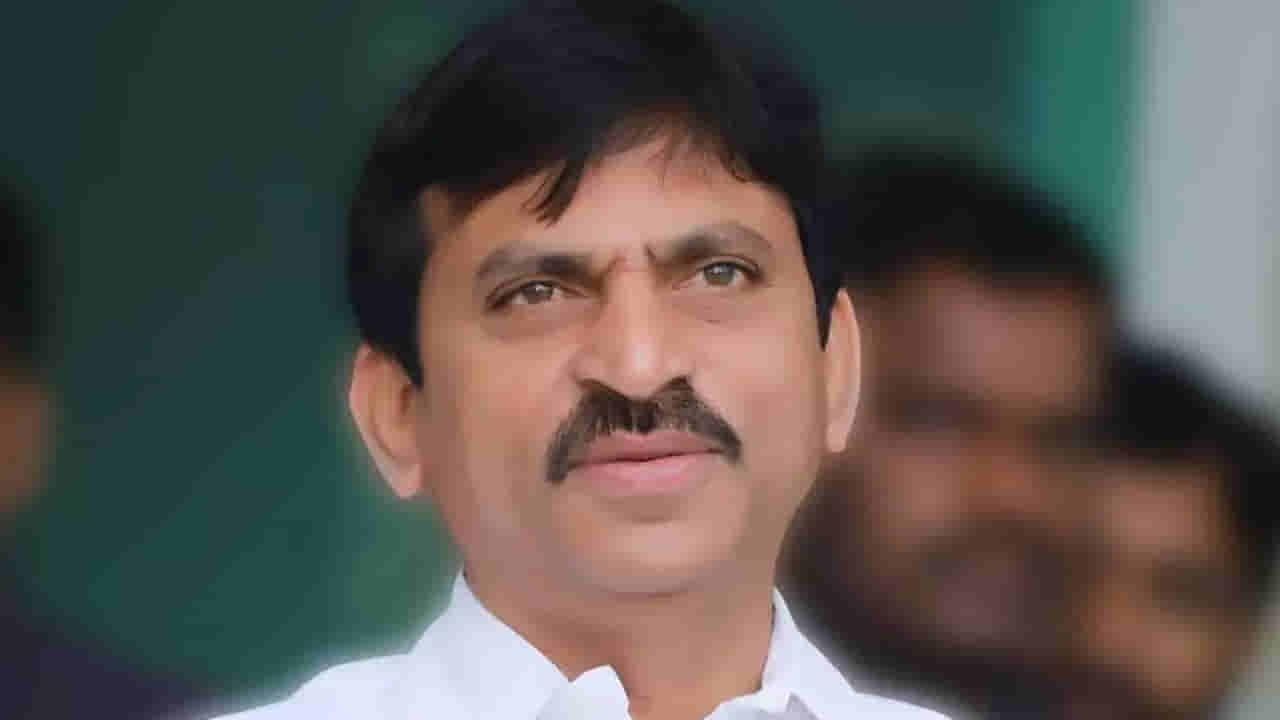 Ponguleti Srinivas Reddy: శీనన్న ఏందీ కన్ప్యూజన్.. క్లారిటీ ఎప్పుడిస్తావ్...