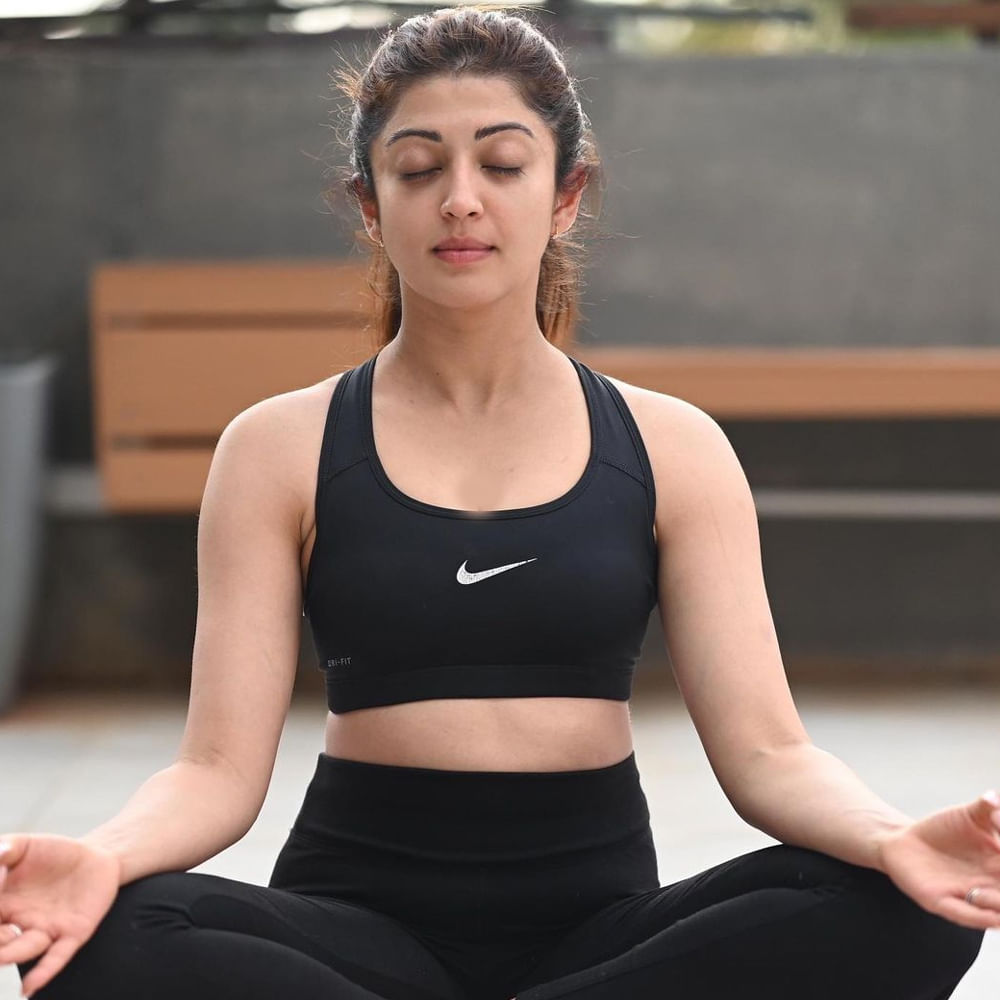 అందం, అభినయంతో తెలుగు ప్రేక్షకులు మనసు దోచుకున్న అందాల నటి ప్రణీత. ఏం పిల్లో.. ఏం పిల్లడో సినిమాతో తెలుగు సినీ పరిశ్రమకు పరిచయమైన ఈ కన్నడ నటి పవర్‌ స్టార్‌ పవన్‌ కల్యాణ్‌ నటించిన అత్తారింటికి దారేది సినిమాతో తెలుగు ప్రేక్షకులకు బాగా దగ్గరయ్యారు. తర్వాత జూనియర్ ఎన్టీఆర్ రభస చిత్రంలో సెకండ్ హీరోయిన్ గా కనిపించింది. తర్వాత రామ్ హలో గురు ప్రేమకోసమే చిత్రంలో నటించి మెప్పించింది. చివరిగా తెలుగులో ఎన్టీఆర్ బయోపిక్ లో కృష్ణ కుమారి పాత్రలో నటించింది ఈ భామ.