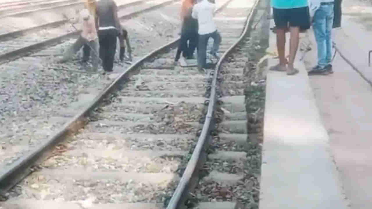 Railways: ఎండ తీవ్రతకు పక్కకి జరిగిపోయిన రైలు పట్టాలు.. ఆ తర్వాత ఏం జరిగిందంటే