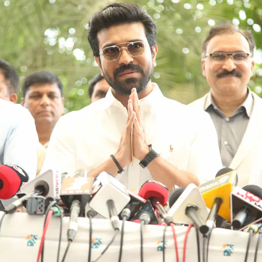 ఈ సందర్భంగా తమ పాప పేరుపై కూడా ఆసక్తికర వ్యాఖ్యలు చేశాడు రామ్ చరణ్. ఏ పేరు పెట్టాలనే విషయమై తానూ ఉపాసన ఒక నిర్ణయానికి వచ్చామన్నాడు.