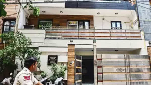 Viral: అపార్ట్మెంట్ నుంచి ఘాటైన దుర్వాసన.. అనుమానమొచ్చి చెక్ చేయగా.. భయంతో.!
