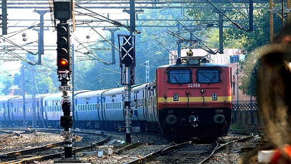 RITES Recruitment 2023: ఇంజనీరింగ్ డిగ్రీ అర్హతతో రైల్వేలో ఉద్యోగాలు.. ఎంపికైతే నెలకు రూ.1,40,000 జీతం