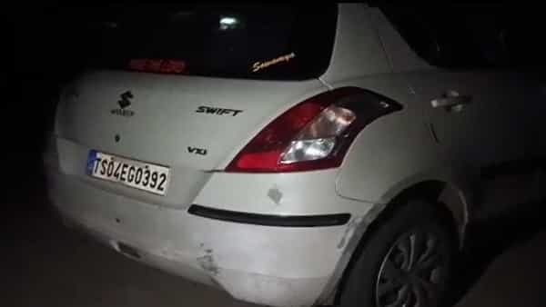 Khammam: బైక్ను ఢీ కొట్టిన కారు.. భర్తతో కలిసి సినిమాకి వెళ్తూ మృతి చెందిన నవ వధువు