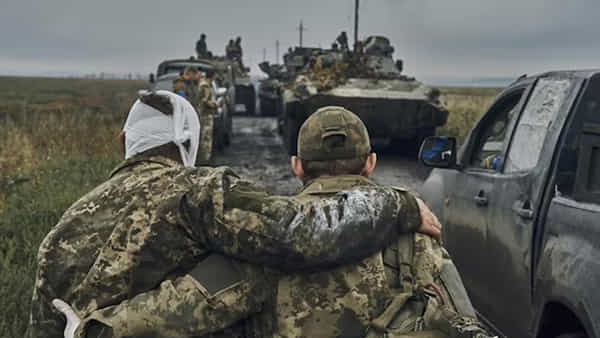 Russia Ukraine War: కీవ్పై రష్యా క్షిపణుల వర్షం చిన్నారి సహా ముగ్గురు మృతి, మరోవైపు యుద్ధానికి ముగింపు పలకాలని భావిస్తోన్న జెలెన్స్కీ