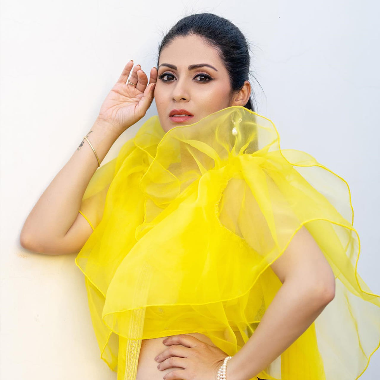 సదా ఒకప్పుడు కుర్రకారు గుండెల్లో గుబులు రేపిన అందాల నటి. నితిన్ హీరోగా తేజ దర్శకత్వంలో వచ్చిన జయం సినిమాతో పరిచయమైన సదా.. ఆ తర్వాత శంకర్ దర్శకత్వంలో వచ్చిన అపరిచితుడులో నటించి సూపర్ పాపులర్ అయ్యింది