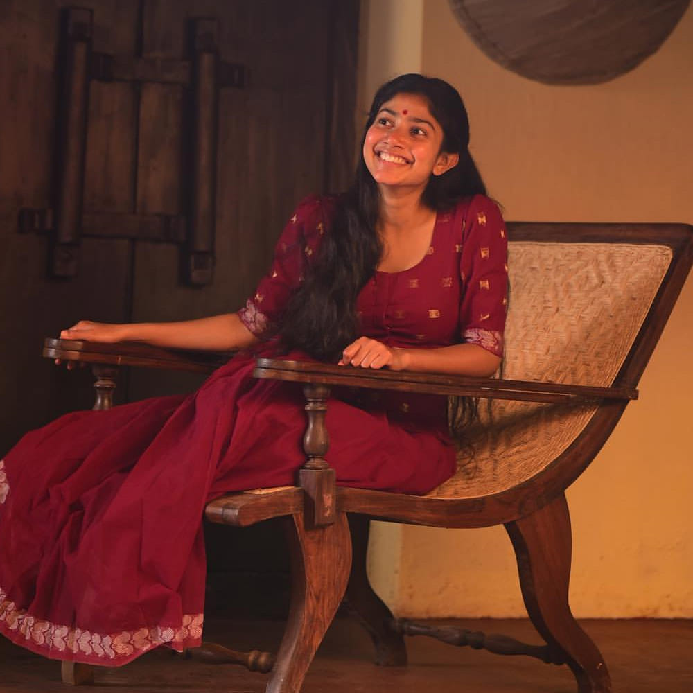 ఇందులో సైఫ్ అలీ ఖాన్ విలన్ పాత్రలో నటిస్తున్నారు. ప్రస్తుతం ఈ సినిమా షూటింగ్ శరవేగంగా జరుగుతుంది. 