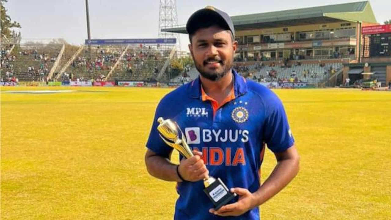 సంజూ శాంసన్తో పాటు ఇషాన్ కిషన్ కూడా వన్డే, టీ20 జట్టులో చోటు దక్కించుకోనున్నాడు. దీంతో పాటు టెస్టు సిరీస్కు బ్యాకప్ వికెట్ కీపర్గా కూడా ఎంపికయ్యే అవకాశం ఉంది. వెస్టిండీస్లో శ్రీకర్ భారత్ ఆడిన సంగతి తెలిసిందే.